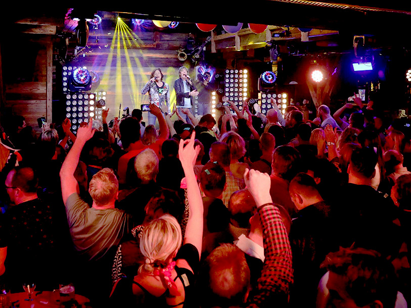 På din egen semesterbas väntar den kända festlokalen Musistadl