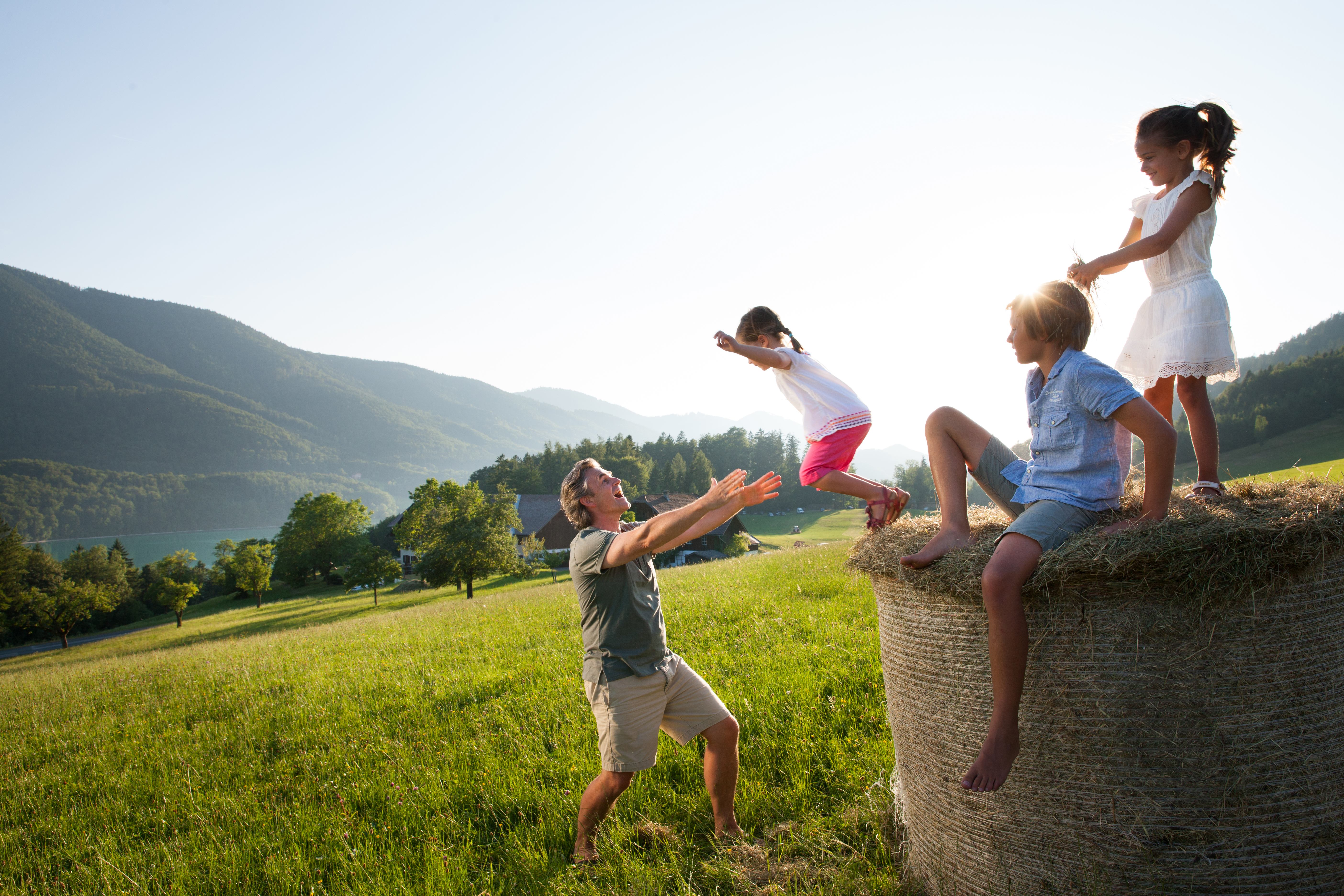 Res med familjen och tillbringa årets skönaste sommarsemster i Österrike