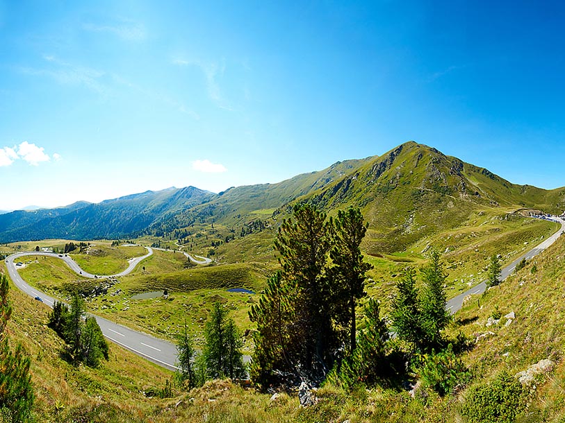Kør langs den 34 km lange og smukke panoramavej Nockalmstrasse