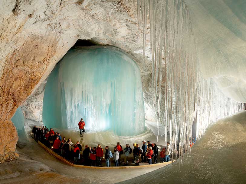 Eisriesenwelt er verdens største isgrotte