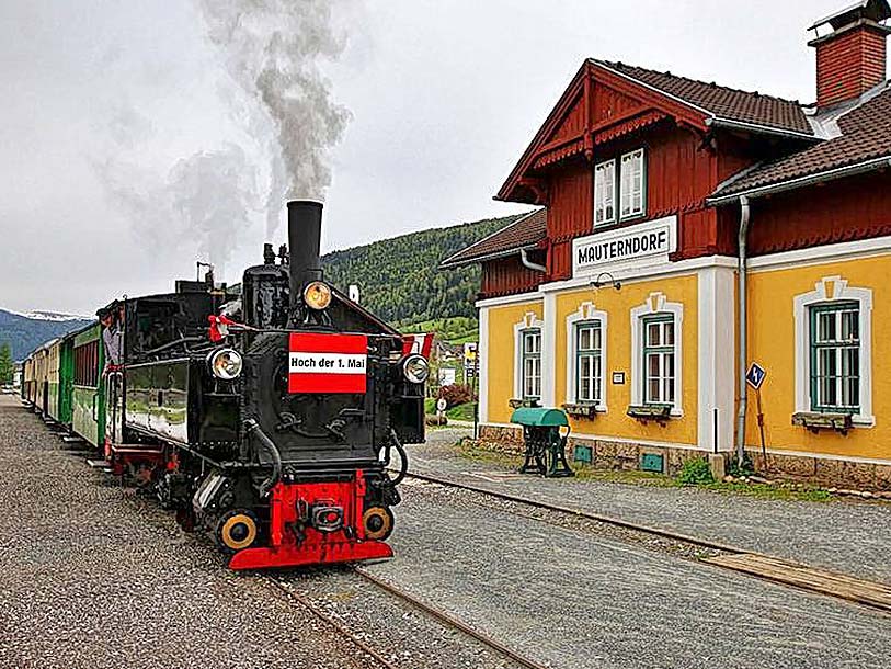 Prøv en tøffende tur med byens nostalgiske Taurachbahn