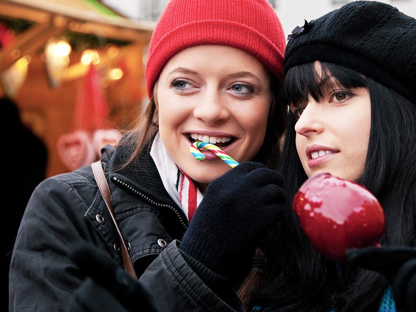 Smaka på allt det goda som hör julen till på Hamburgs julmarknader