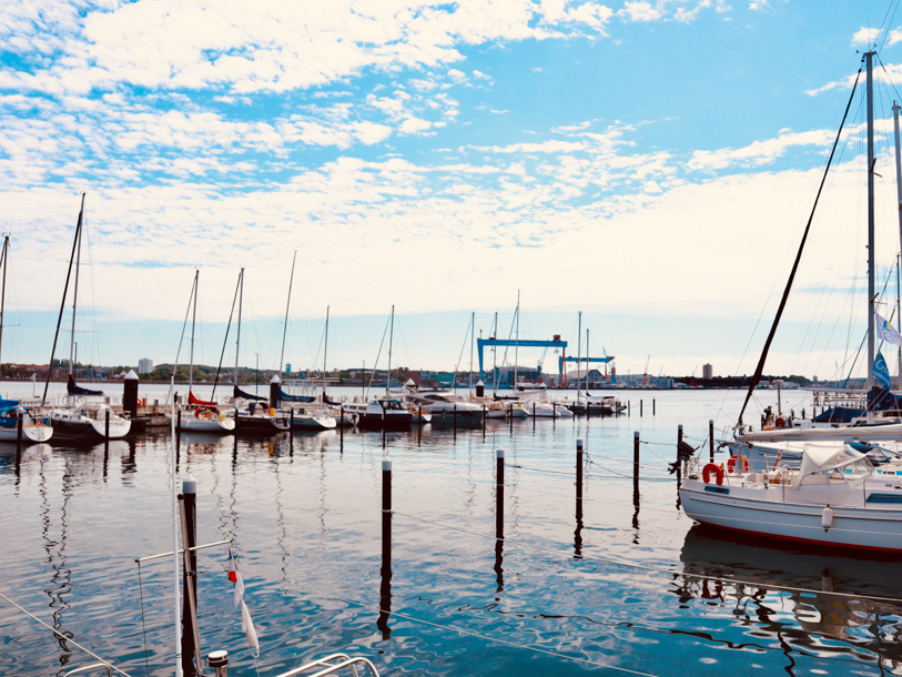 Området omkring Kielerkanalen og havnen byder på mange maritime oplevelser