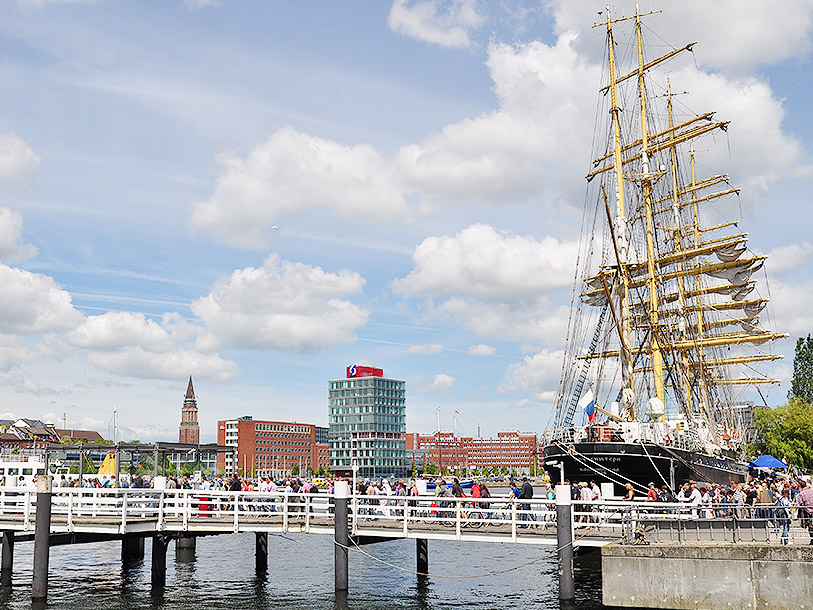 Havneområdet i Kiel er på alle tider af året et møde med suset fra de syv verdenshave