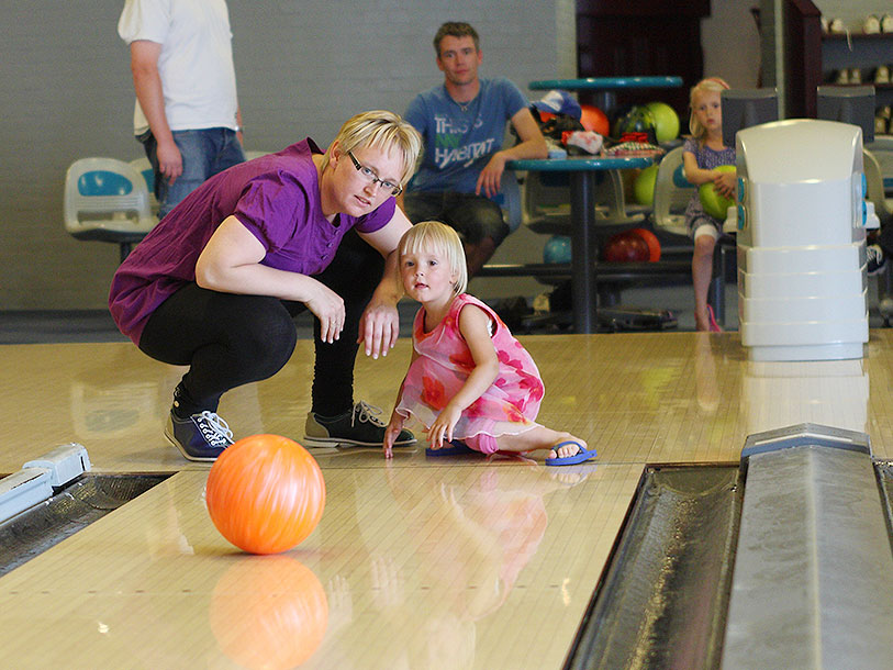 Her er bl.a. et helt bowlingcenter, hvor I kan få brugt krudtet