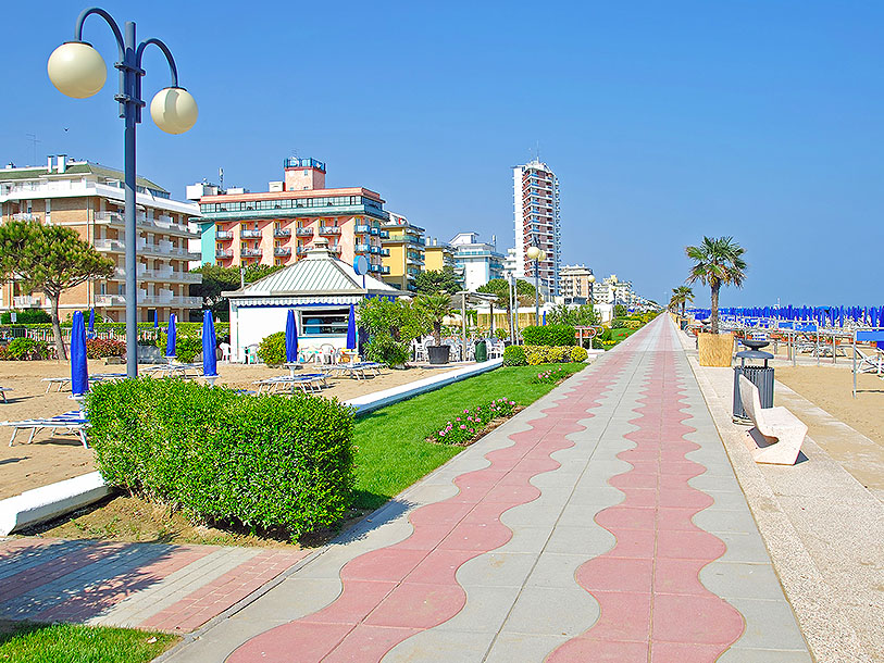Planera också för en dag på den legendariska stranden Lido de Jesolo