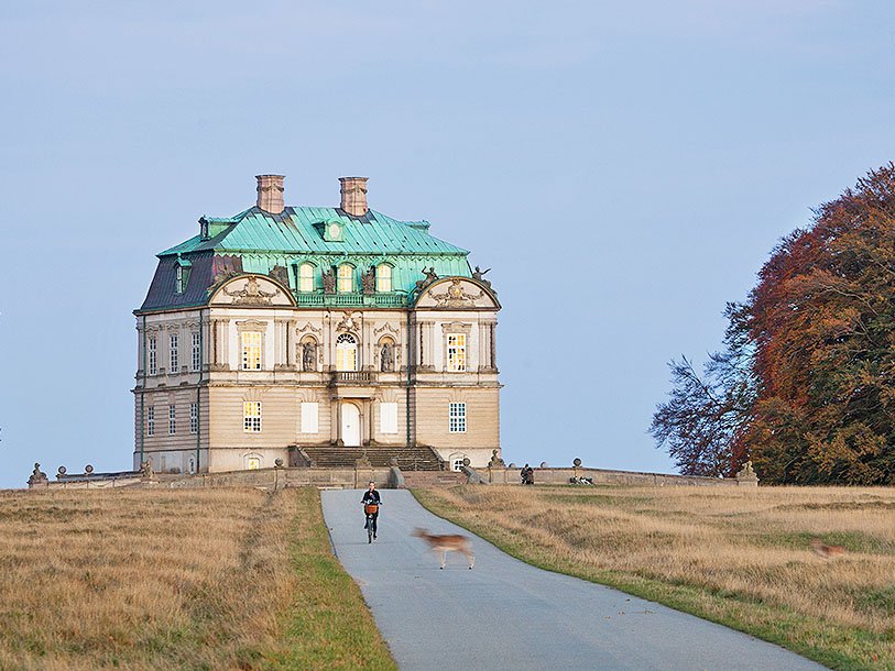 Velkommen til Kongernes Nordsjælland! Eremitagen i Dyrehaven ligger ikke langt fra Gentofte Hotel