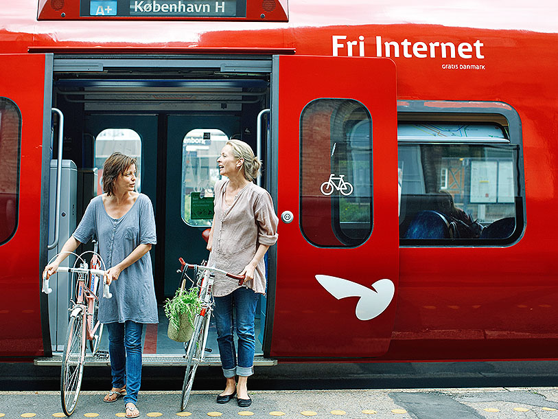 Det är enkelt att ta sig runt i Köpenhamn, kliv bara ombord på S-tåget