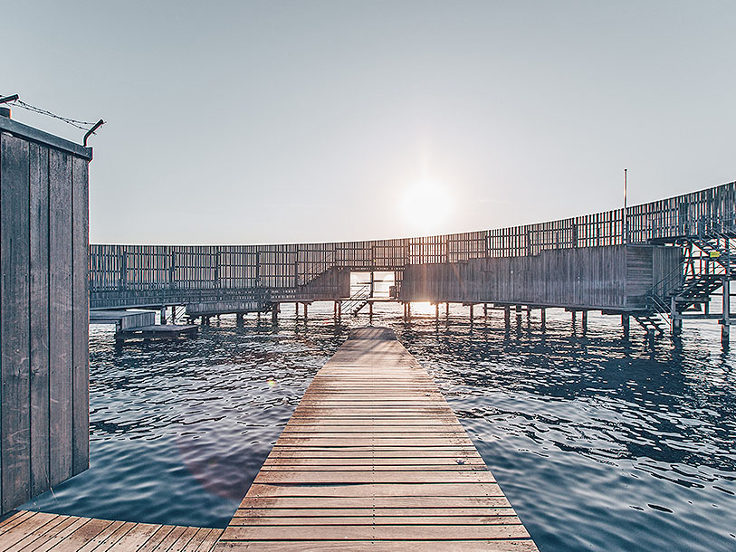Besök också Kastrup Søbad som är en cirkelformad badanläggning och en liten arkitektpärla