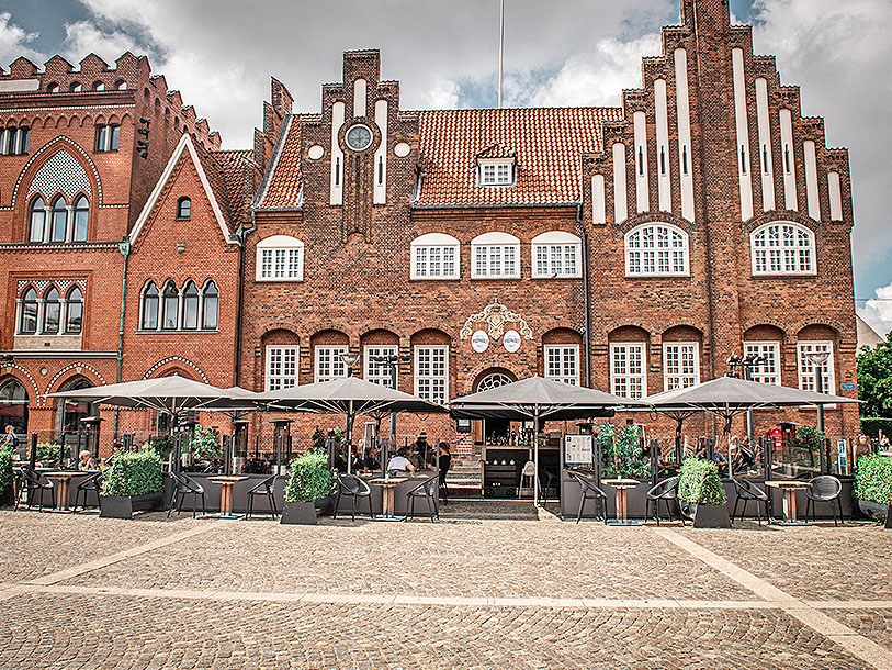 CABINN Esbjerg ligger i det som tidigare var det historiska Paladshotel från 1914