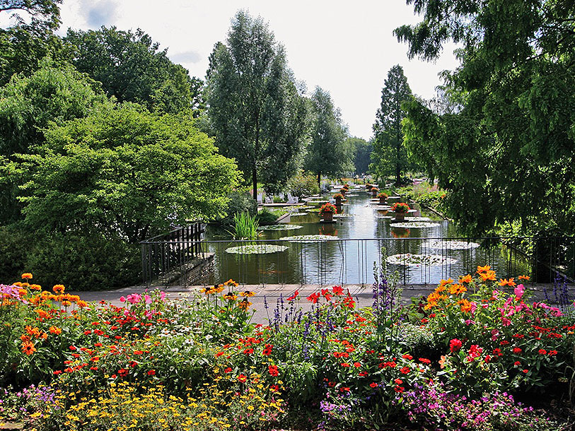 Nästgård till ditt hotell i centrum av Hamburg ligger den berömda parken Planten un Blomen