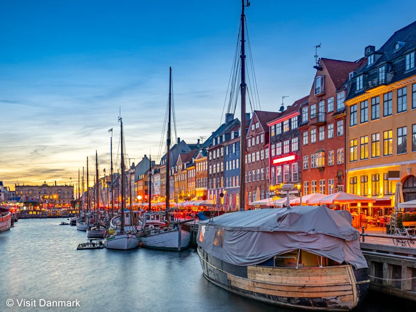 Från Holte station kan du vara i Köpenhamns centrum - och Nyhavn - på 20 minuter