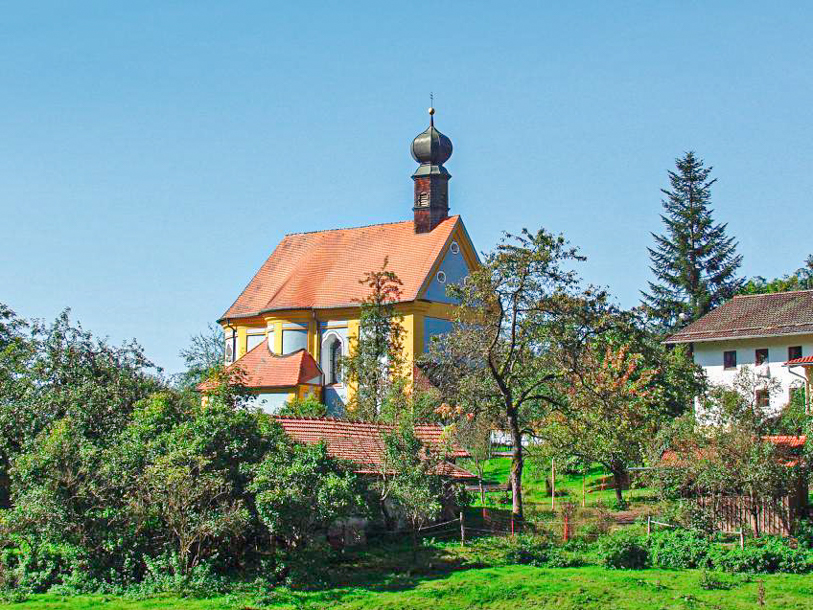 I bor blot 3 km fra Pürgl centrum med caféer og restauranter m.m., her Pürgl Kirche
