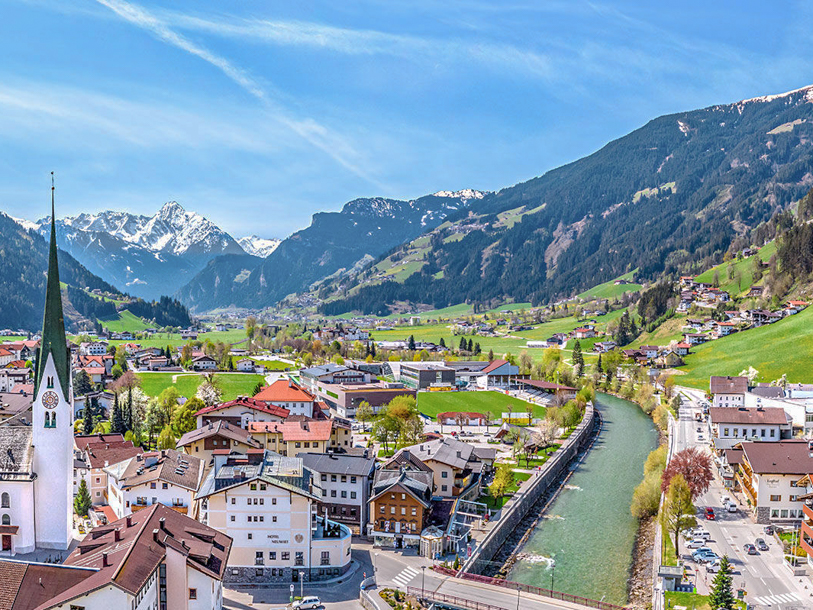 Velkommen til fortryllende Tyrol, hvor en af jeres nabobyer er smukke Zell am Ziller