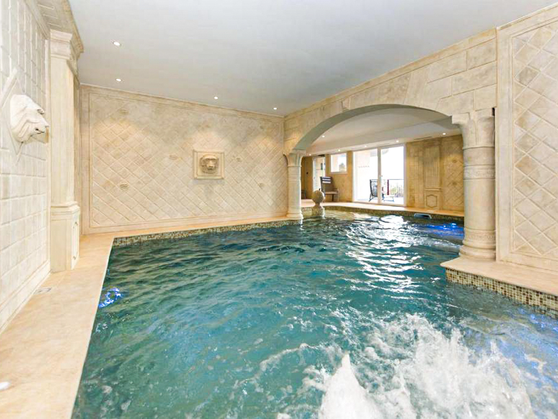 Här finns det både pool, saltgrotta och hamam-bad