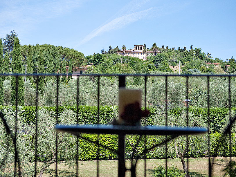 De grønne dale og bakker danner en smuk kulisse for jeres ferie i Toscana