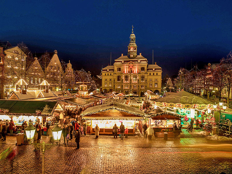 Ta del av den förtrollande julstämningen i Hamburg - julmarknaderna håller öppet t.o.m. 23 december