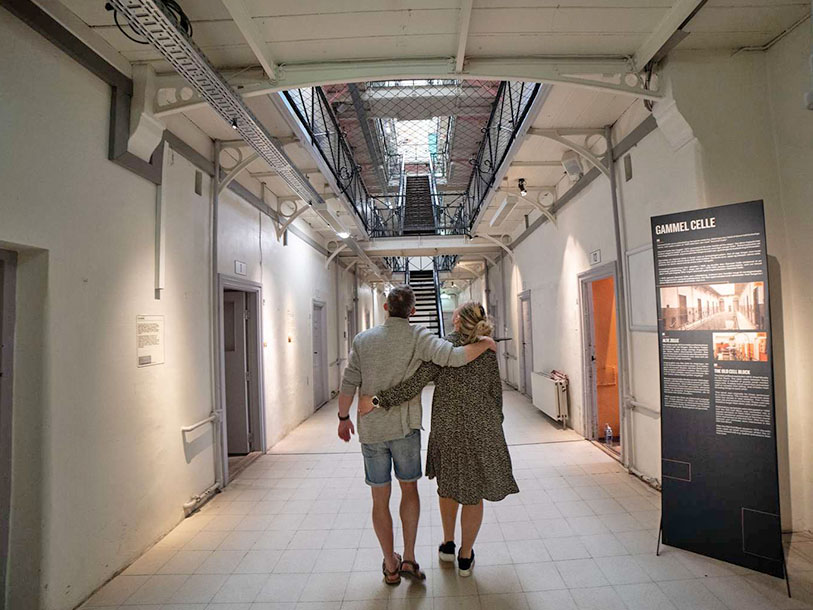 Få et stille gys mellem de gamle celler - eller en frokost i brasseriet i Fængslet i Horsens