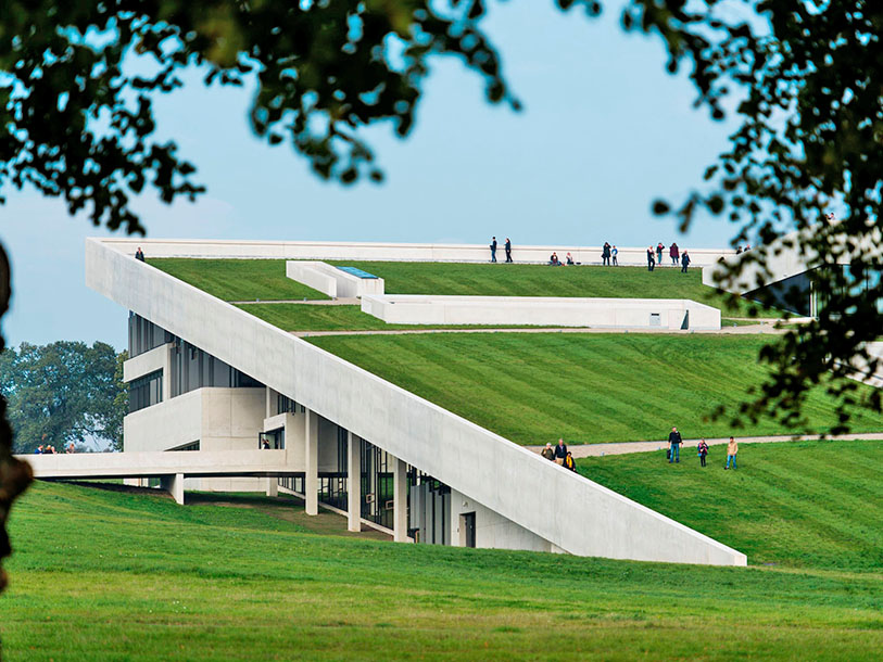 Besøg også MoMu - det nye, flotte Moesgaard Museum uden for Aarhus