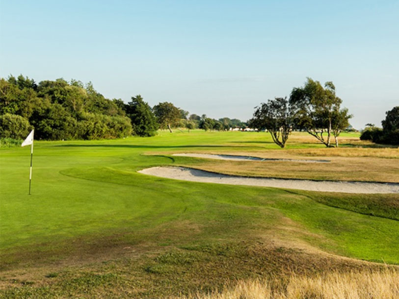Det finns också flera golfbanor i Helsingborg - och det milda klimatet gör golfsäsongen lång