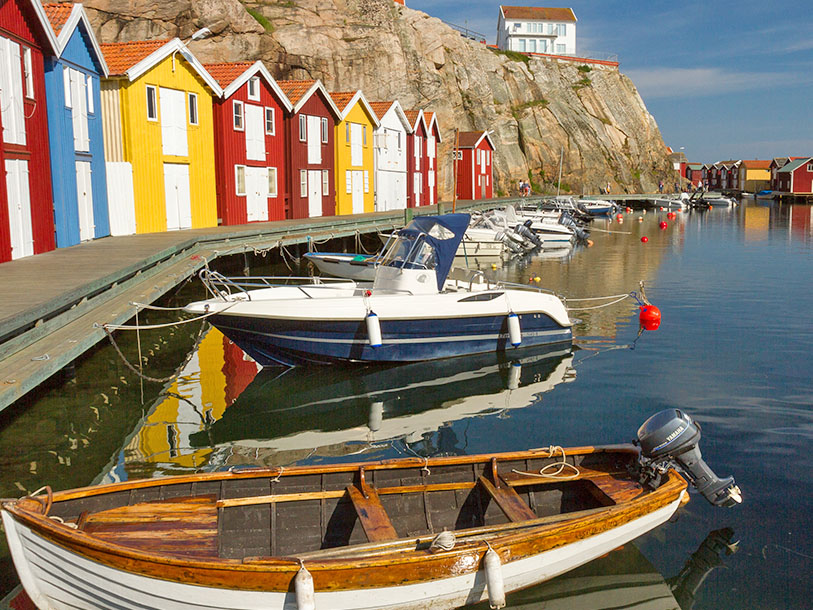 Smögenbryggan er ren postkortidyl med sine farverige fiskerhuse i Bohusläns skærgård