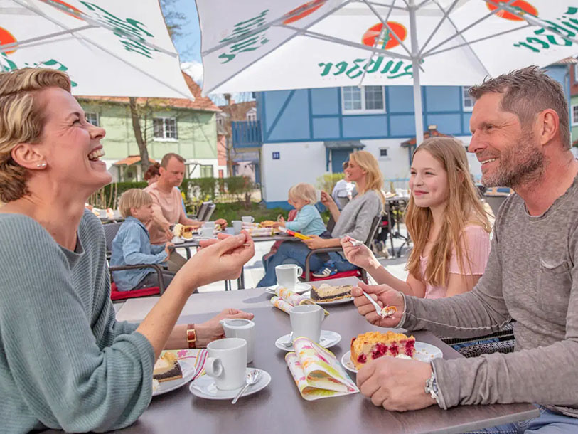 Restaurant Landhus er stedet, hvor I får serveret opholdets morgen- og aftensmad