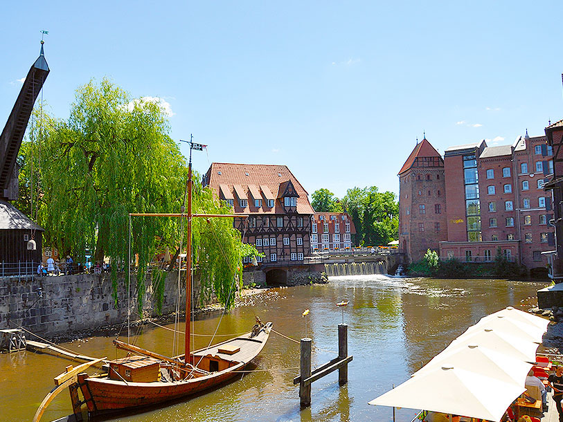 Lüneburg blev grundlagt oven på en salthorst, som i middelalderen betød enorm velstand