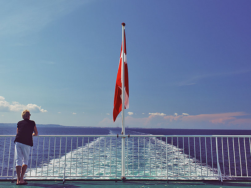 Når I ankommer med færgen til Læsø, lander I i Vesterø Havn - kun 650 m fra jeres hotel