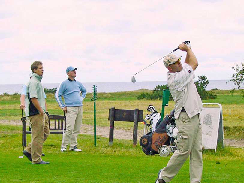 I kan også nyde naturen på Læsø Seaside Golfklub, som har en helårsbane