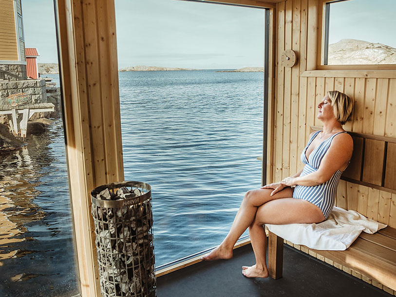 Mer havsnära än så här kan det inte bli - njut av utsikten över det glittrande havet!
