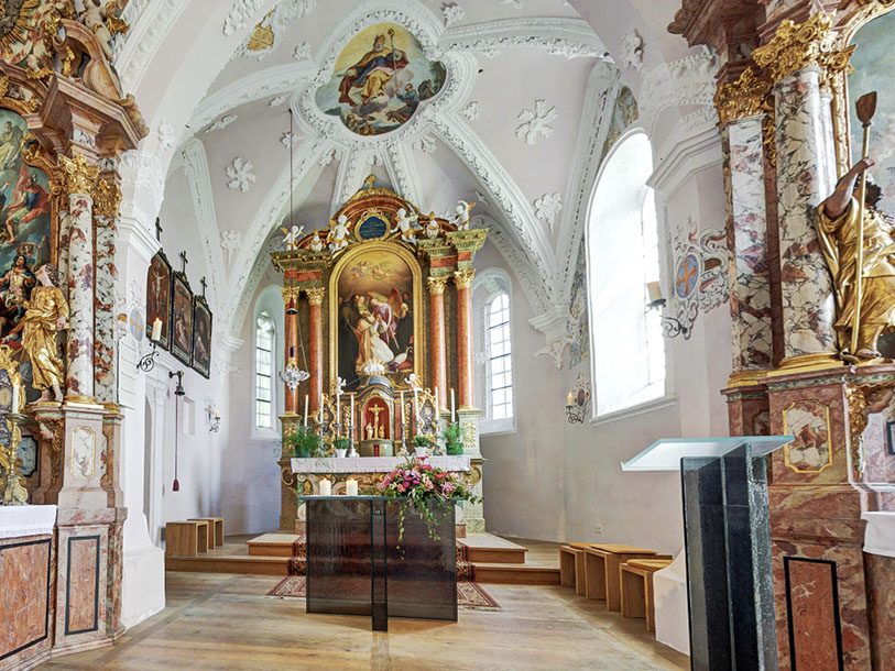 Kapellet blev grundlagt i det 11. århundrede til ære for St. Martin