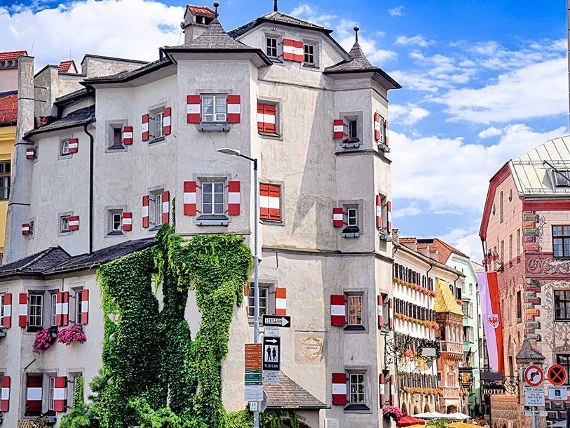 Innsbruck er Tyrols hovedstad og en unik blanding af barok- og middelalderarkitektur