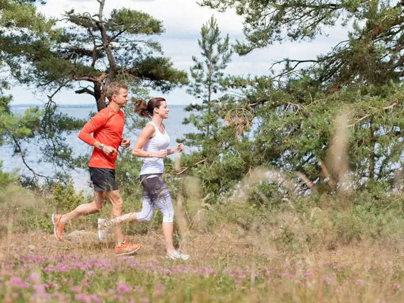Det är lätt att vara aktiv på semestern med fina vandringsleder och motionspår utanför hotellets port