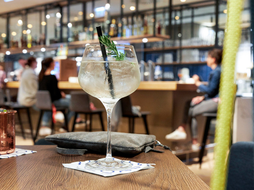 Unna dig en läcker drink före middagen och koppla av rejält efter dagens äventyr i Alperna