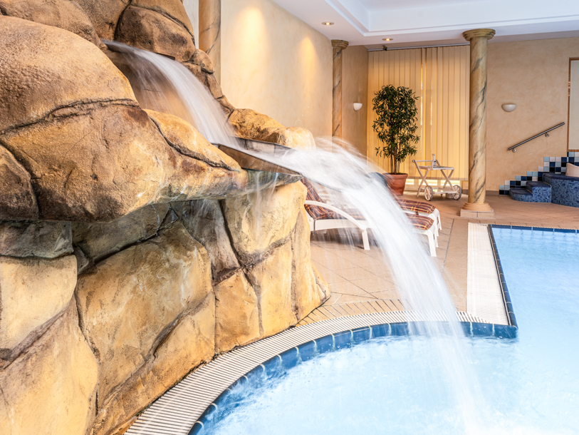 Når I kommer tilbage til hotellet fra dagens udflugter, kan I sænke skuldrene i hotellets wellnessafdeling