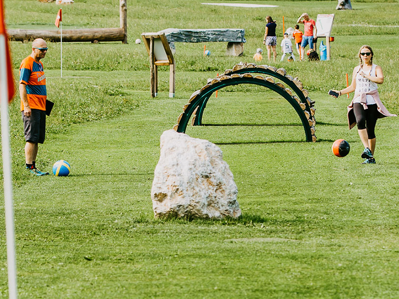 Fotbollsminigolfbanan är en härlig utmaning för hela familjen