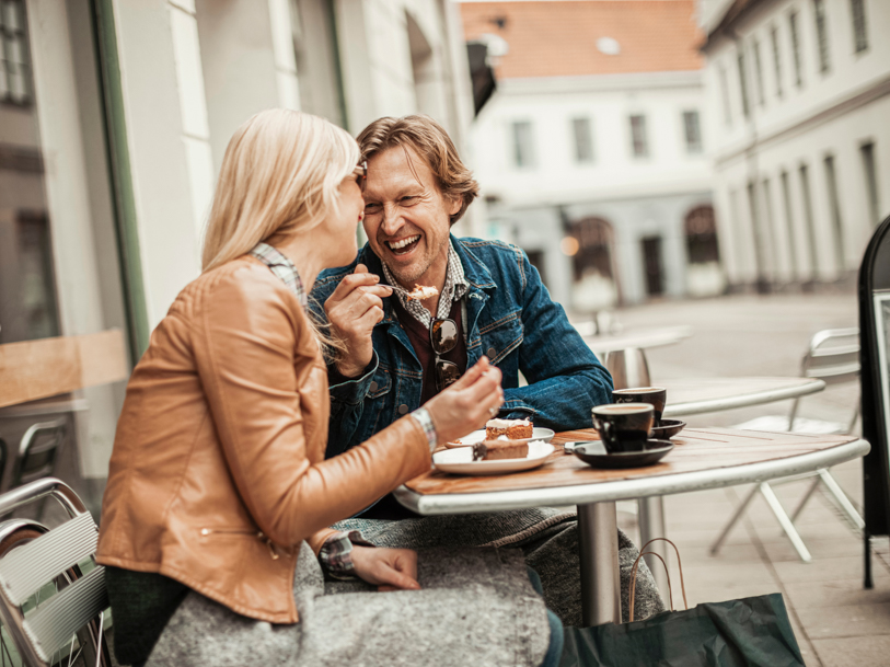 Byen er også kendt for sine mange hyggelige cafeer - prøv f.eks. dem, som findes i bydelen Haga