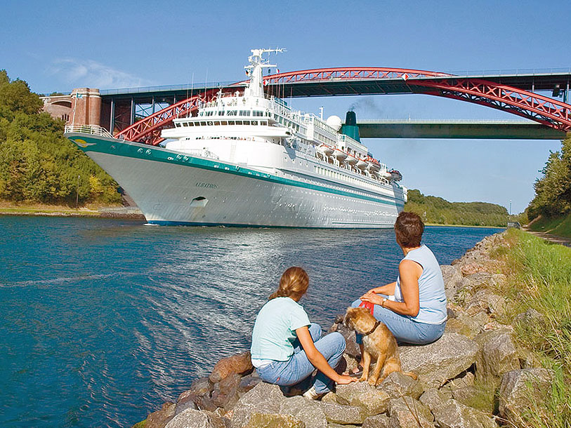 Ved Rendsburg (11 km) er der perfekte muligheder for shipspotting på Kielerkanalen