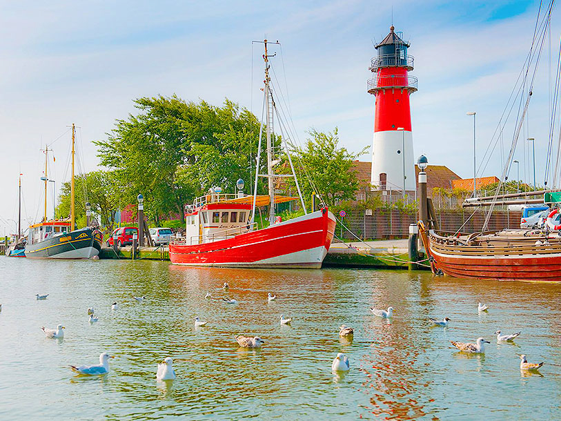 Havnen i Büsum har sin egen ikoniske charme og er stadig en af fiskerbyens aktiver