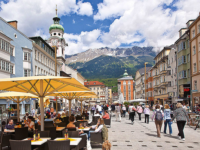 Gör en avstickare till den charmiga staden Innsbruck, Tyrolens livliga huvudstad