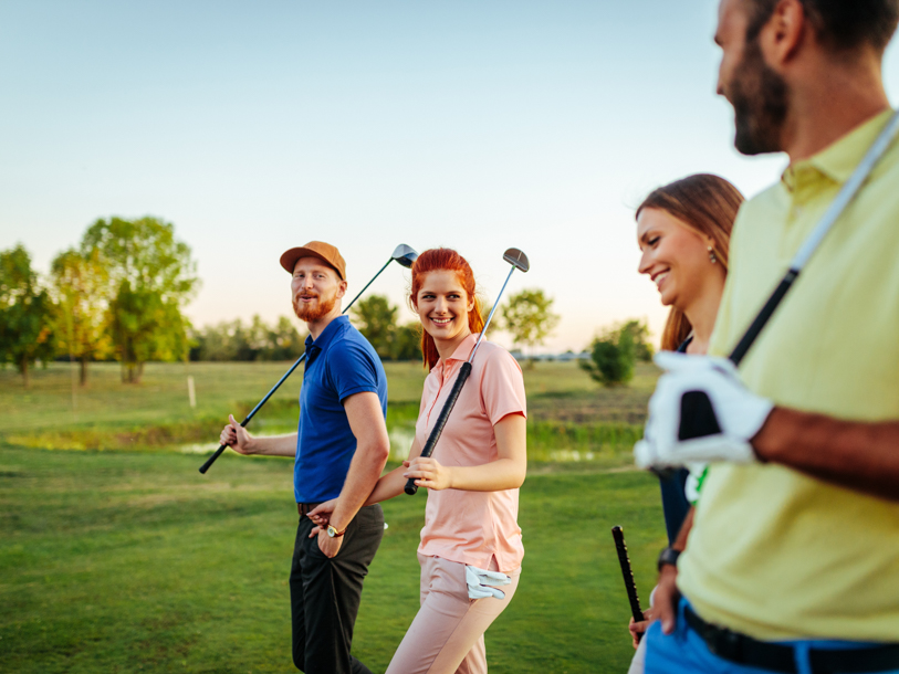 Spiller I golf, er der kun 10 km til Golf Club Seasides 18-hullers mesterskabsbane