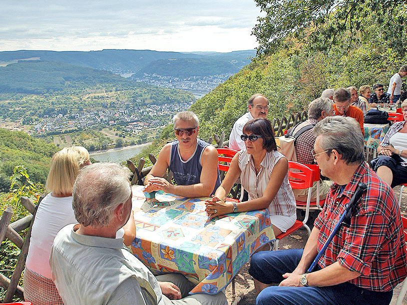 Husk at nyde pauserne og panoramaerne på dagens vandreture ved Rhinen
