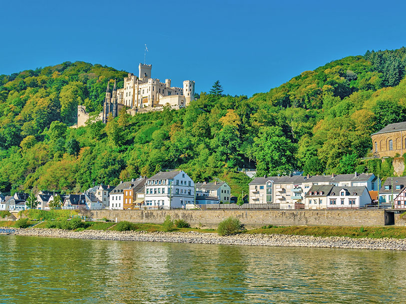 Stolzenfels Slot fra 1200-tallet er et populært turistmål ved Koblenz og en del af UNESCOs verdensarvsliste