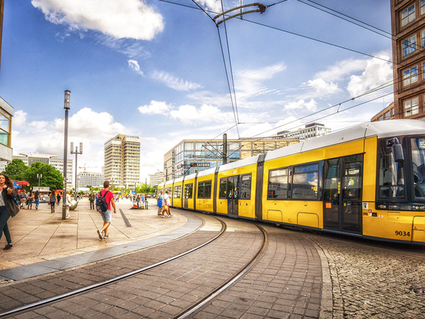 Från hotellet har du bara 400 meter till närmaste U-Bahnstation som snabbt tar dig till alla sevärdheter