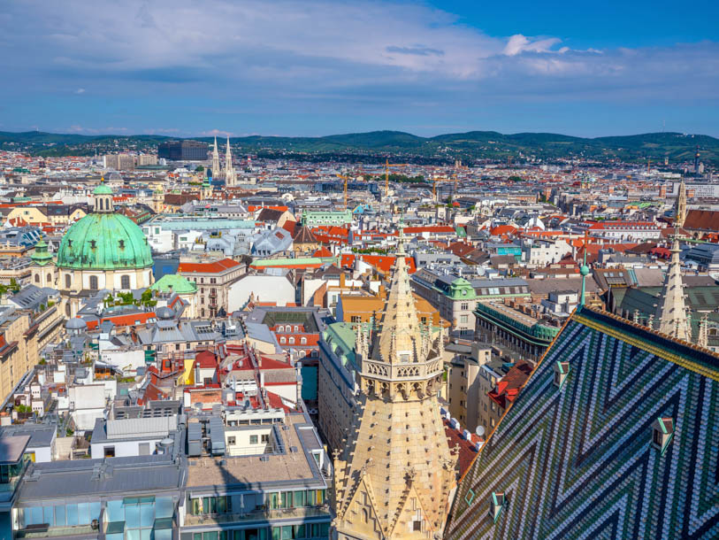 I kan også tage til Wien, Østrigs hovedstad og største by, kendt for sin rige historie, kejserlige pragt og høje livskvalitet