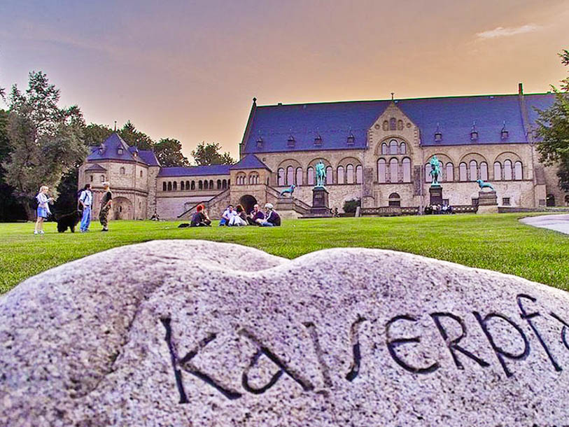Kejserslottet i Goslar (Kaiserpfalz) blev bygget i det 11. århundrede