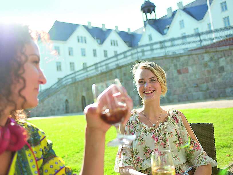 Schloss Plön er et privat slot, som dog har begrænset adgang for publikum til enkelte sale samt museum