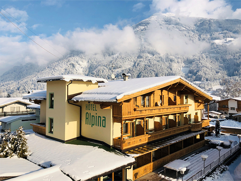Hotel Alpina är din 4-stjärniga bas med ett centralt läge i mysiga Ried im Zillertal