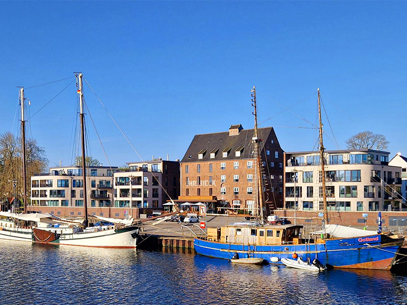 Südspeicher Hotel & Bistro rager op på havnefronten i Kappeln og vidner om byens industrihistorie