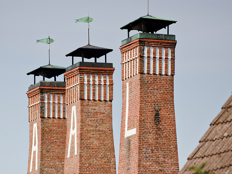 De karakteristiske skorstene over Kappelns gamle røgeri ©Ostseefjord Schlei/Matzen